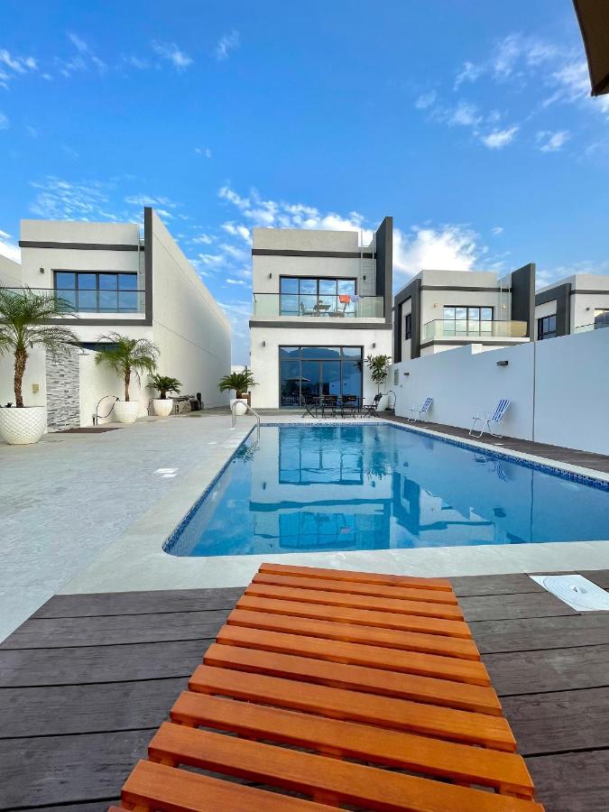 Iconic 4-Bedroom Villa With Pool In Fujairah Palm Eksteriør billede