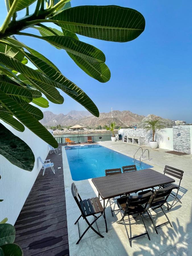 Iconic 4-Bedroom Villa With Pool In Fujairah Palm Eksteriør billede