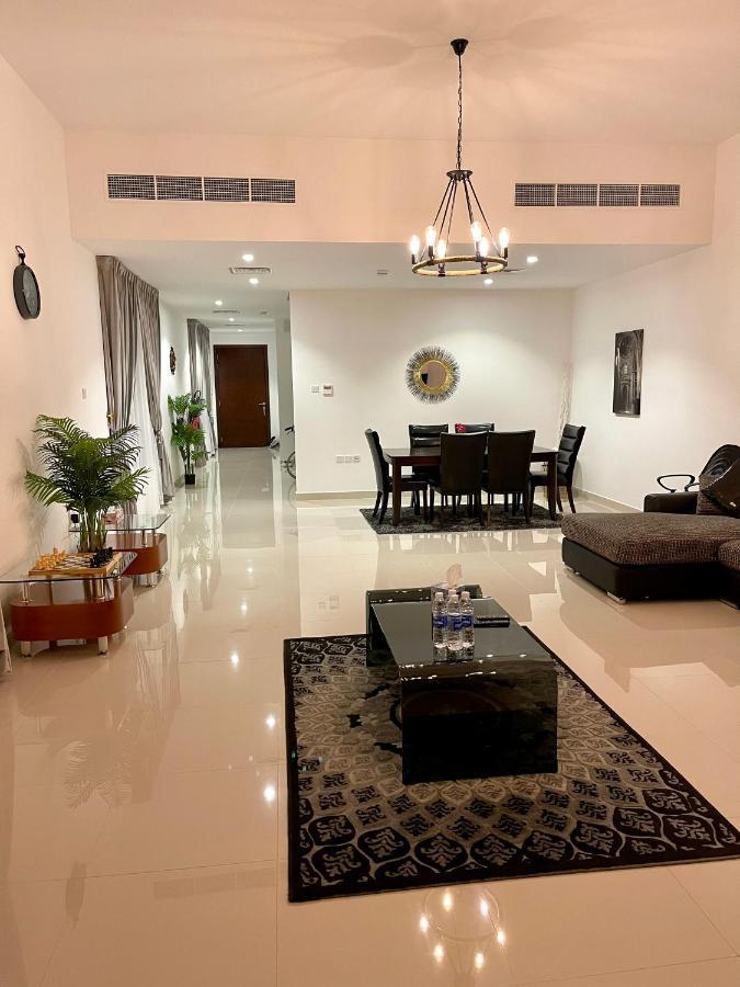 Iconic 4-Bedroom Villa With Pool In Fujairah Palm Eksteriør billede