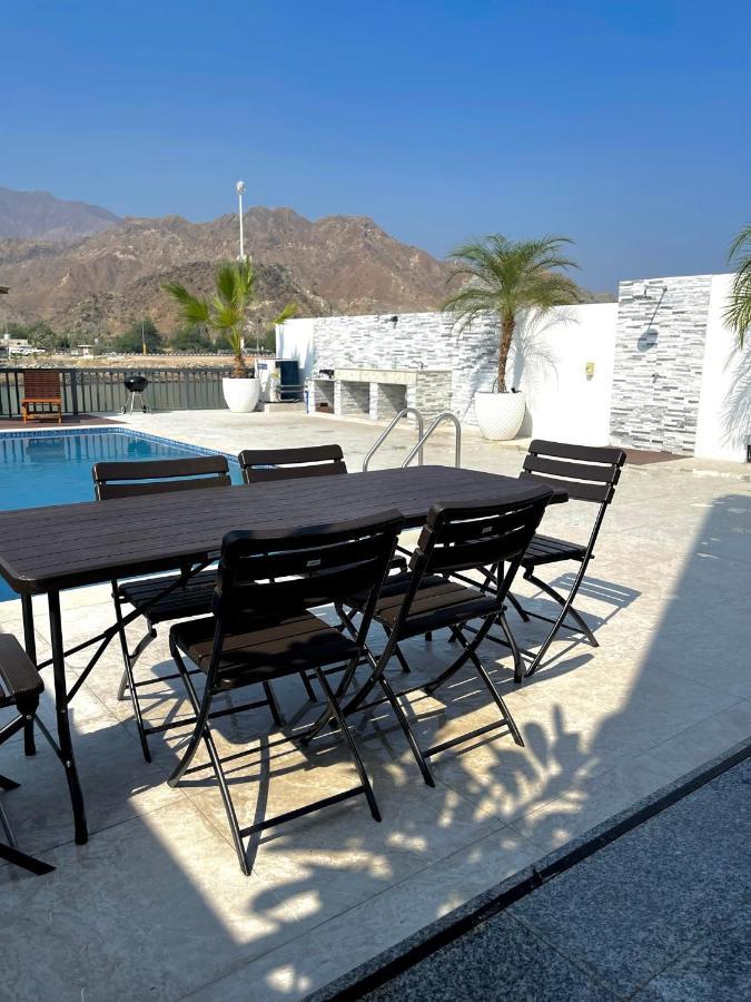 Iconic 4-Bedroom Villa With Pool In Fujairah Palm Eksteriør billede