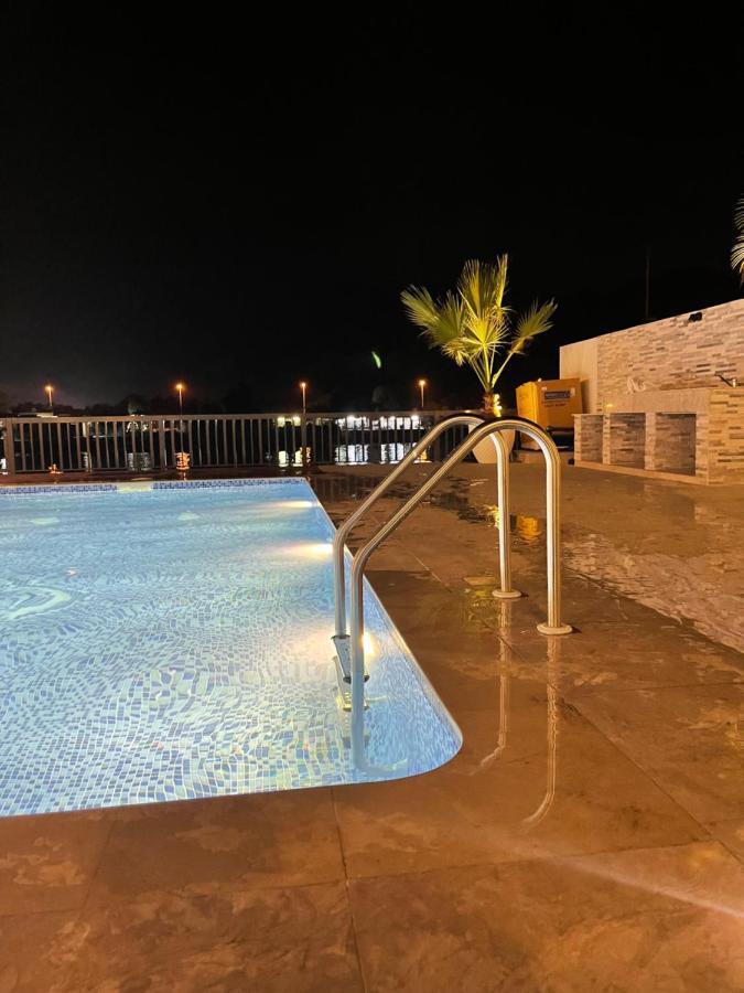 Iconic 4-Bedroom Villa With Pool In Fujairah Palm Eksteriør billede